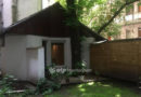 Újra piacon a 25 m²-es házikó a Délinél – Illetve eladó egy hétszintes panelház Fehérváron. Itt a remek Ingatlansaláta Újra piacon a 25 m²-es házikó a Délinél – Illetve eladó egy hétszintes panelház Fehérváron. Itt a remek Ingatlansaláta
