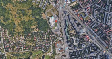 Besokallt a bevásárlóközpont: óránként 700 forintos parkolási díjat vezet be Besokallt a bevásárlóközpont: óránként 700 forintos parkolási díjat vezet be
