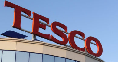 “Büntető” díjat kér a Tesco a 10 ezer forintnál kisebb online vásárlásoknál “Büntető” díjat kér a Tesco a 10 ezer forintnál kisebb online vásárlásoknál