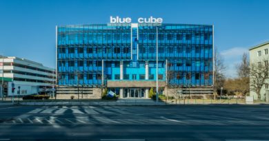 Csaknem 6000 fa ereje a Blue Cube irodaház napelemeiben