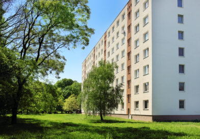 MEGÁLLT A PANELLAKÁSOK DRÁGULÁSA