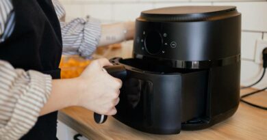 Így tisztítsd az air fryert dörzsölés nélkül: pár perc alatt makulátlan lesz