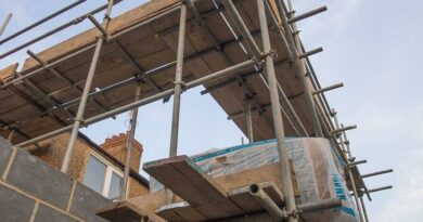 „Ez már városrombolás” – Vitézy Dávid szerint az Otthon Start mögé bújva darálják le Budapestet