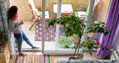 Varázsvilágot alkottak néhány négyzetméteren – Előtte-utána képeken a lepukkant erkélyek